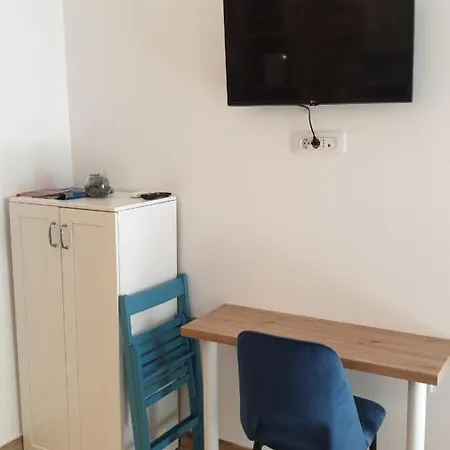 Apartment Placeta & *